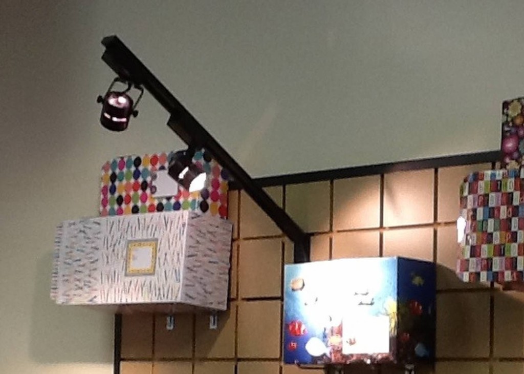 Series 216 LED Display Track Lights For Slatwall Gridwall S.T